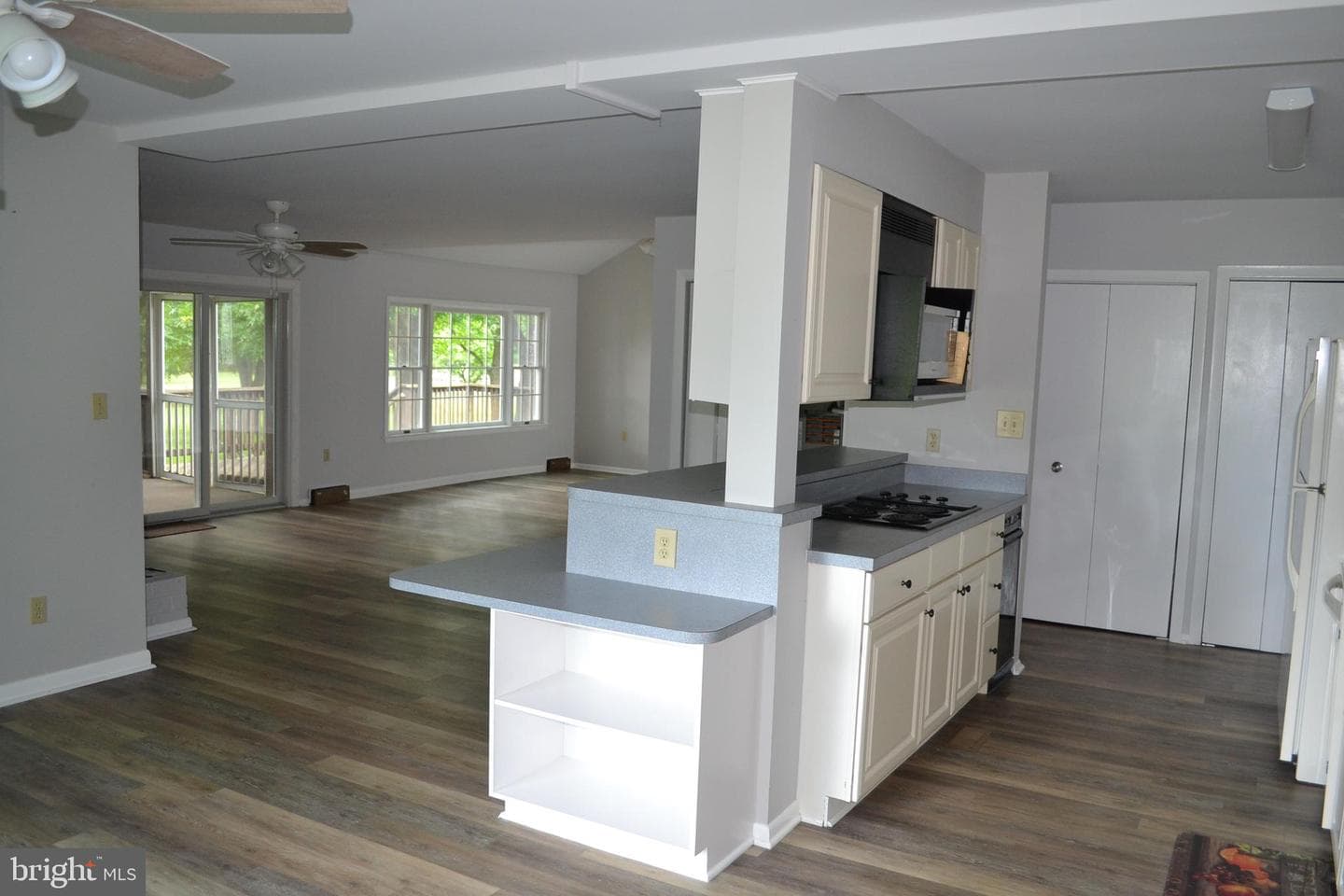 2304 Valentine Drive photo 11