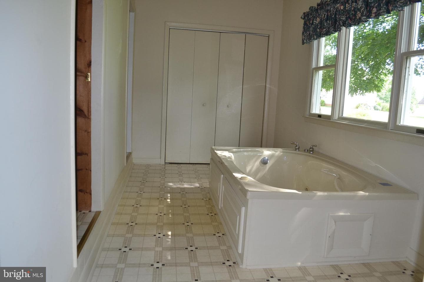 2304 Valentine Drive photo 24