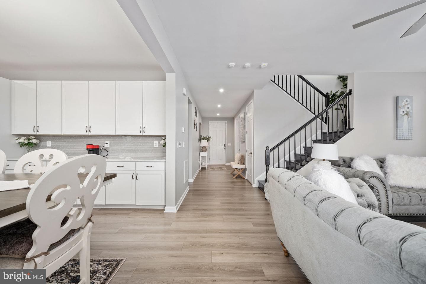 10200 Governors Ln photo 24
