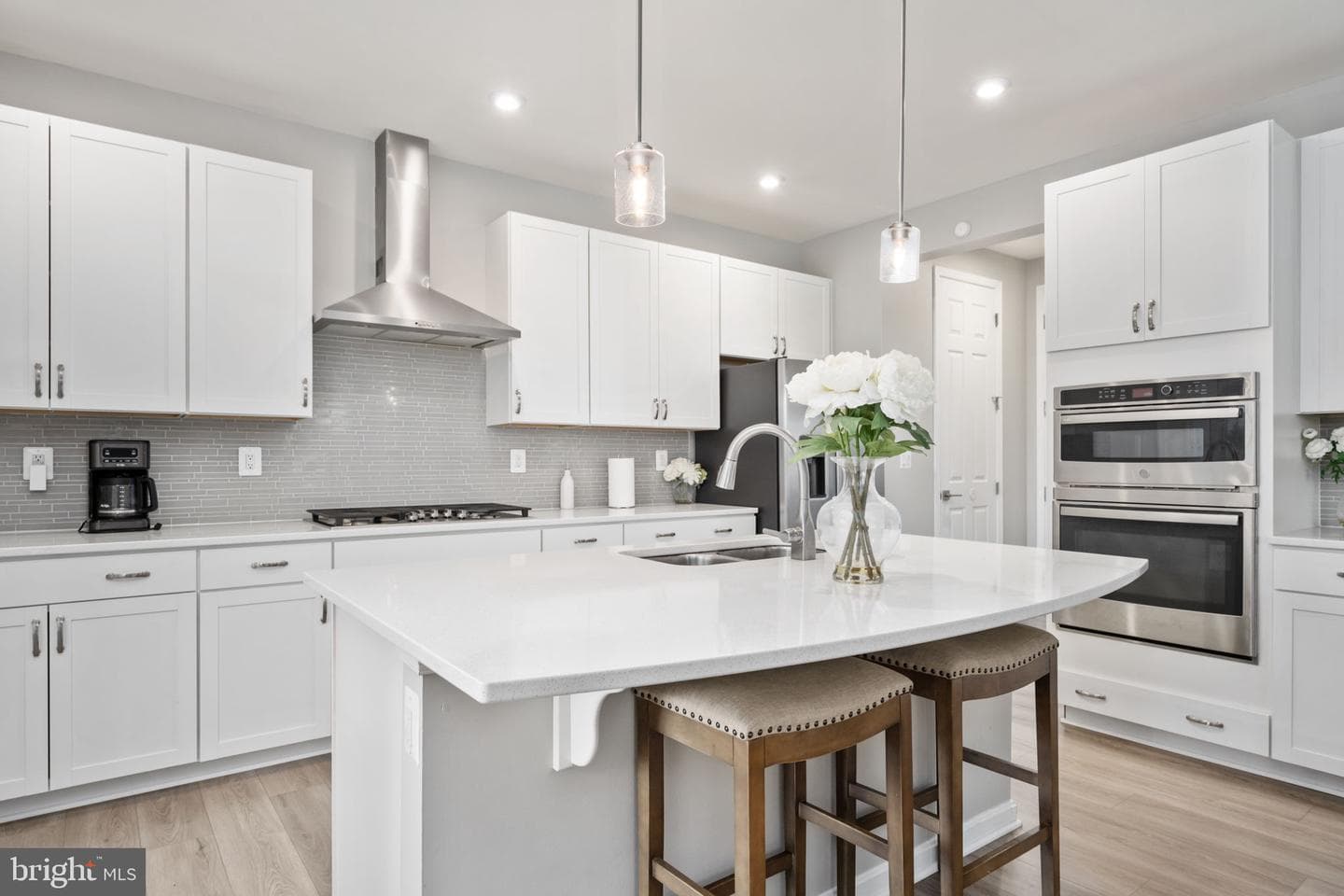 10200 Governors Ln photo 31