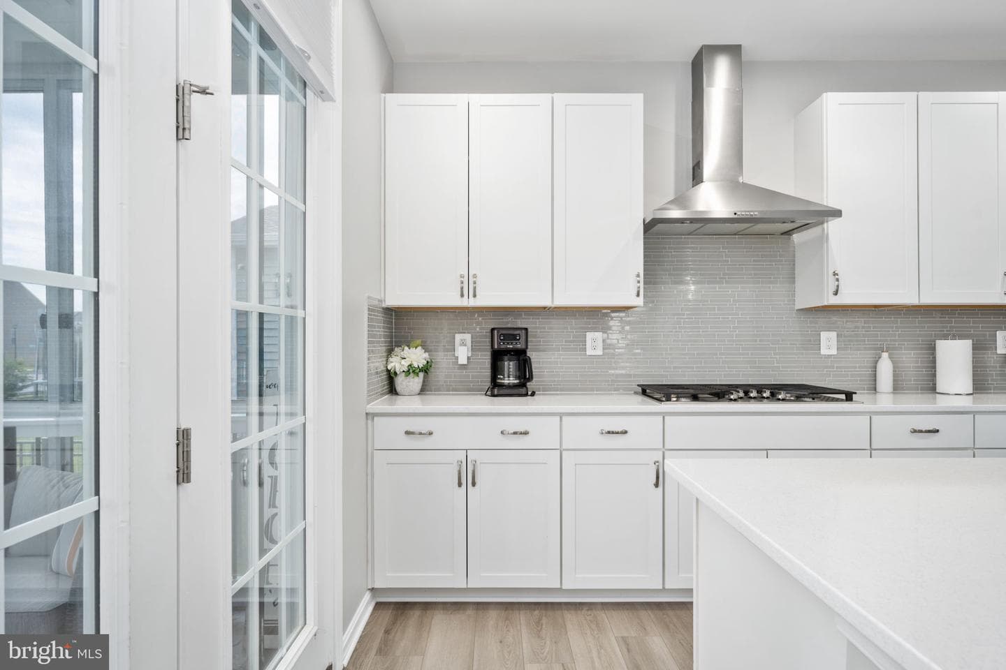 10200 Governors Ln photo 32