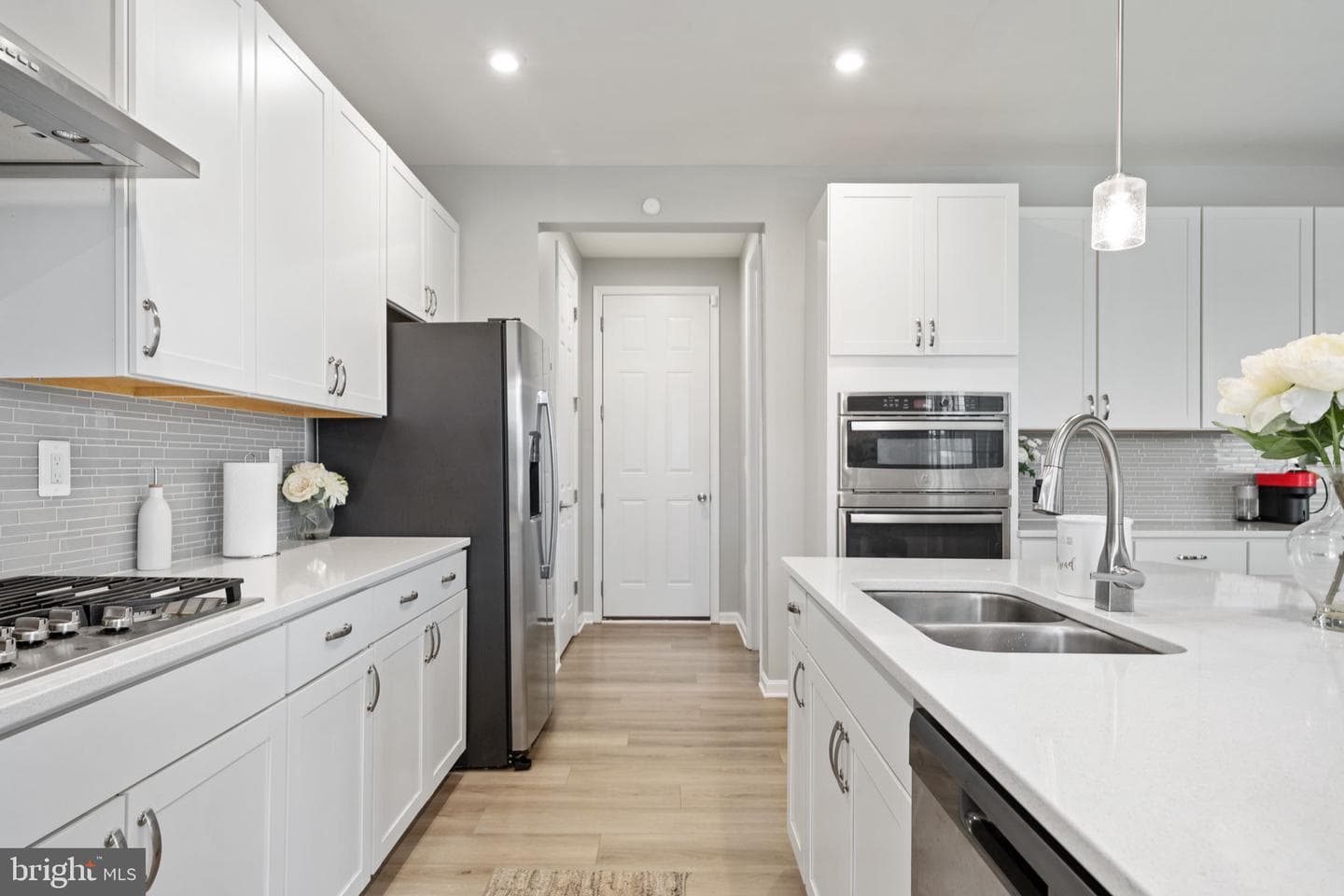 10200 Governors Ln photo 35