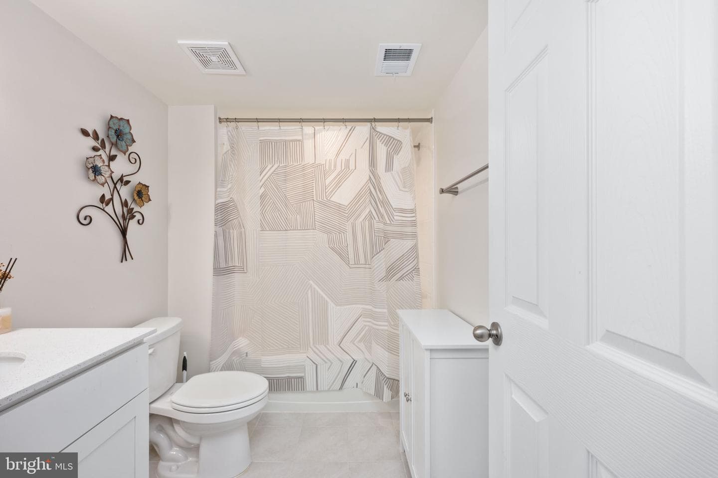 10200 Governors Ln photo 59