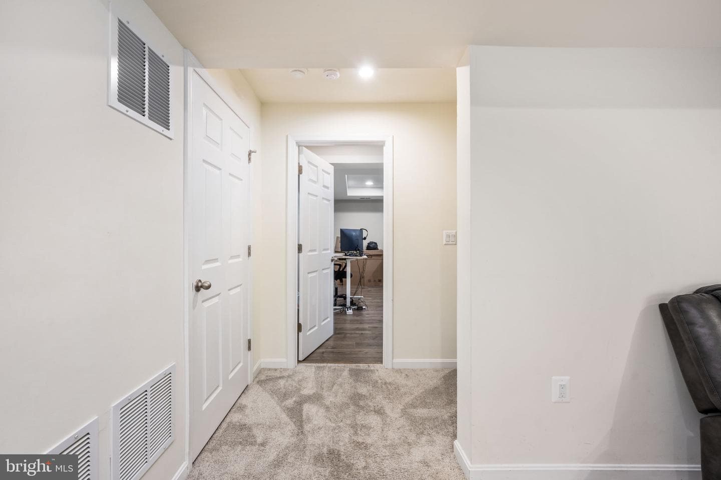 10200 Governors Ln photo 63