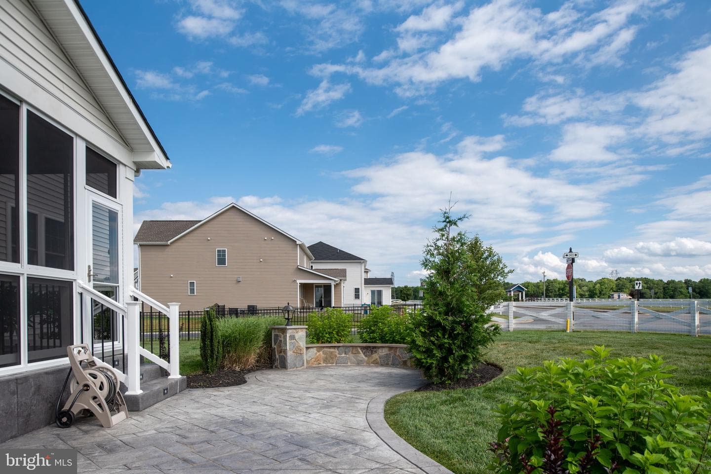 10200 Governors Ln photo 72