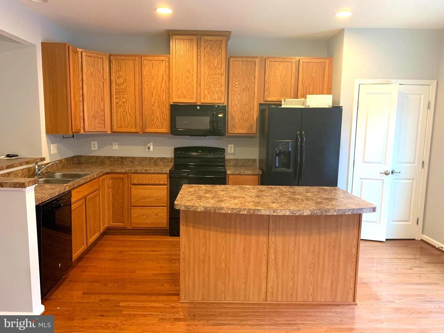 4552 Alliance Way photo 13