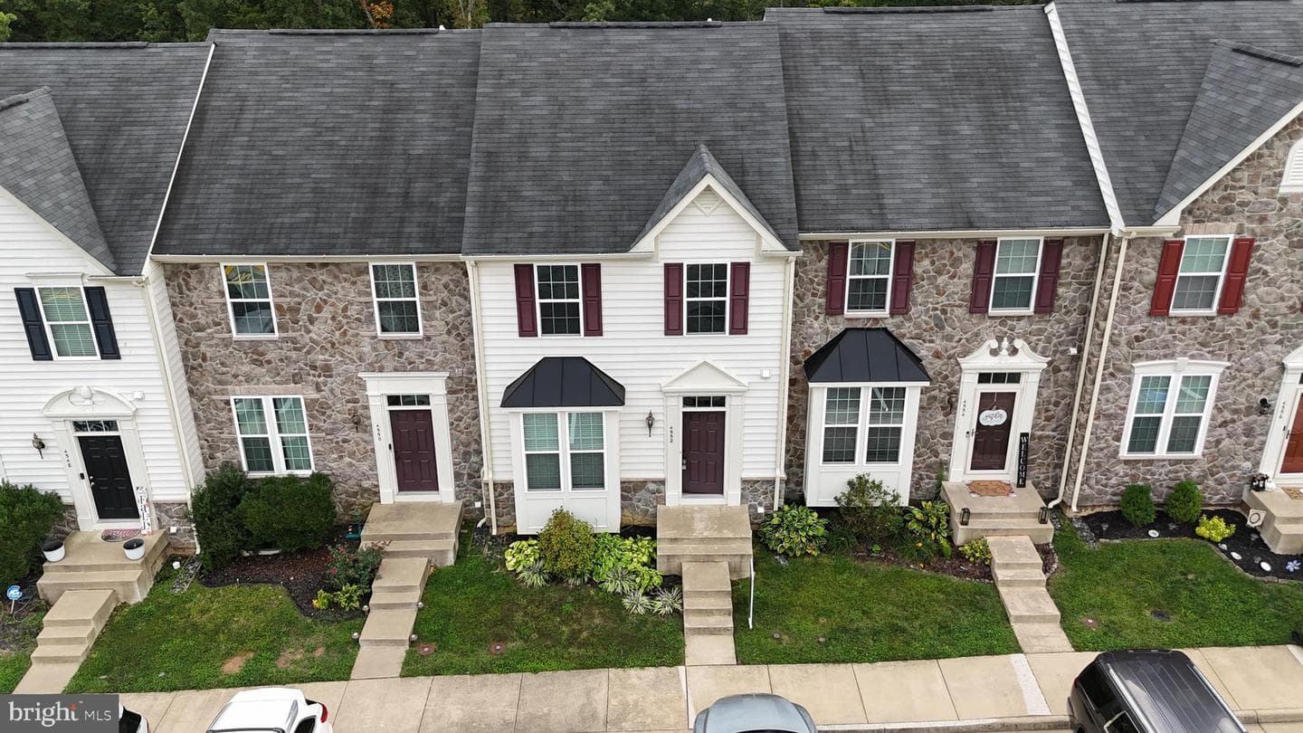 4552 Alliance Way photo 3