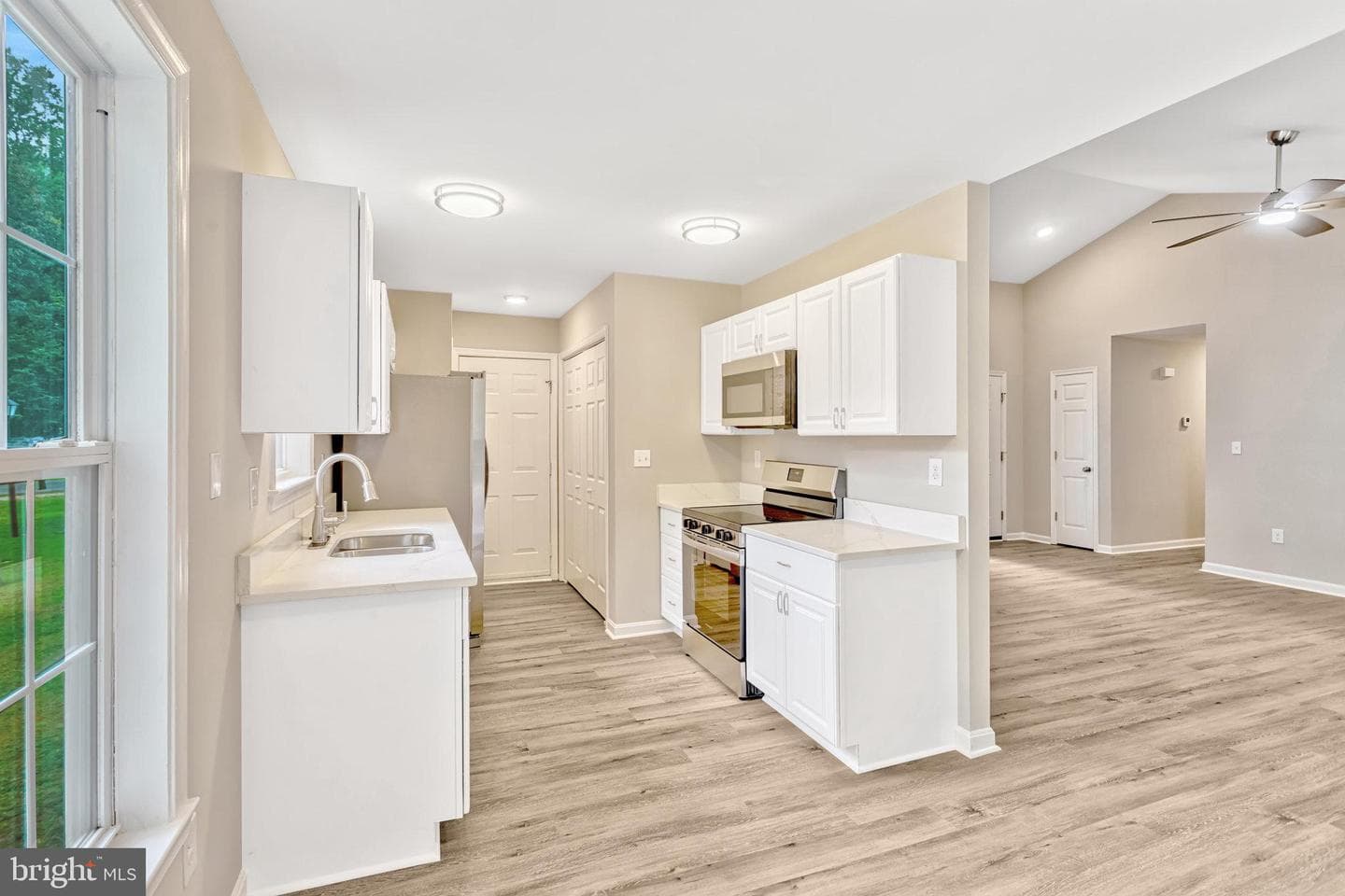 6104 Loriella Park Drive photo 3