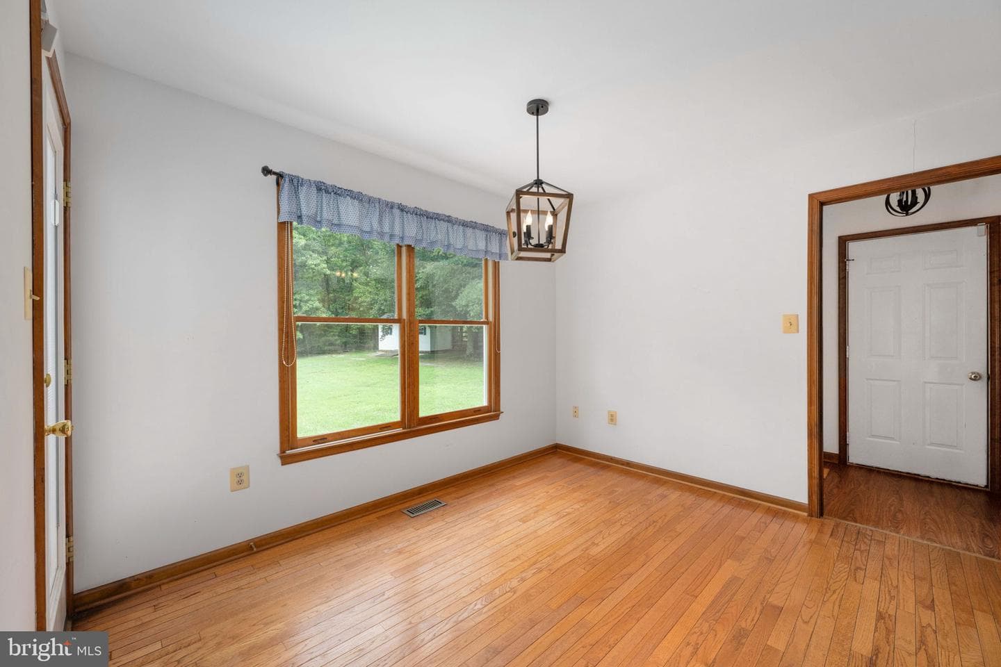 2505 Lakeside Woods Drive photo 20