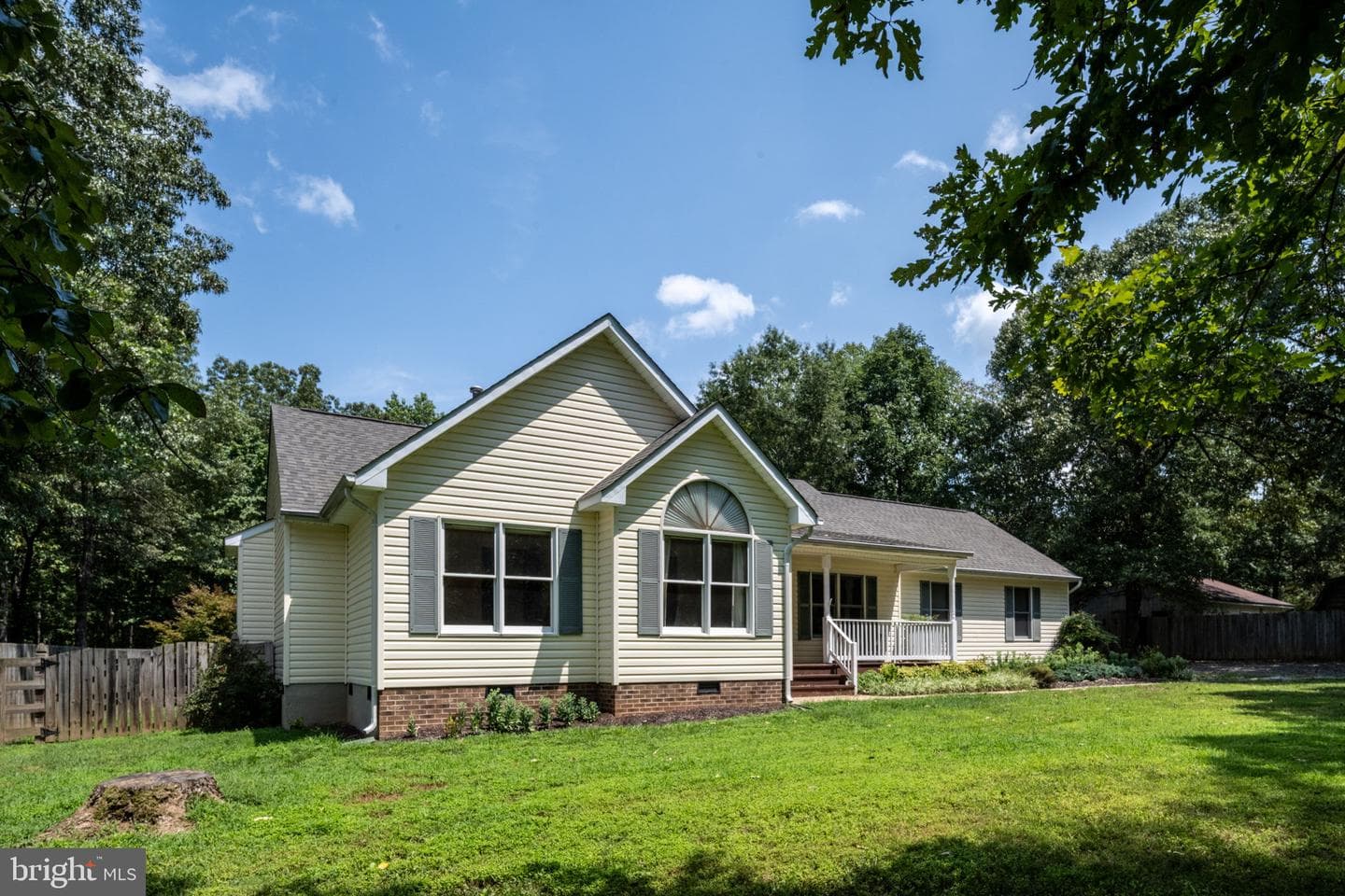 2505 Lakeside Woods Drive photo 3