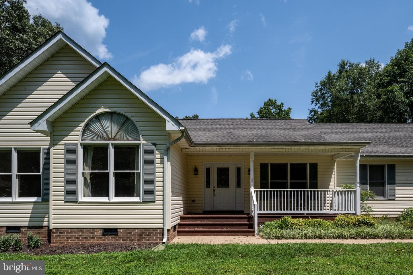 2505 Lakeside Woods Drive photo 4