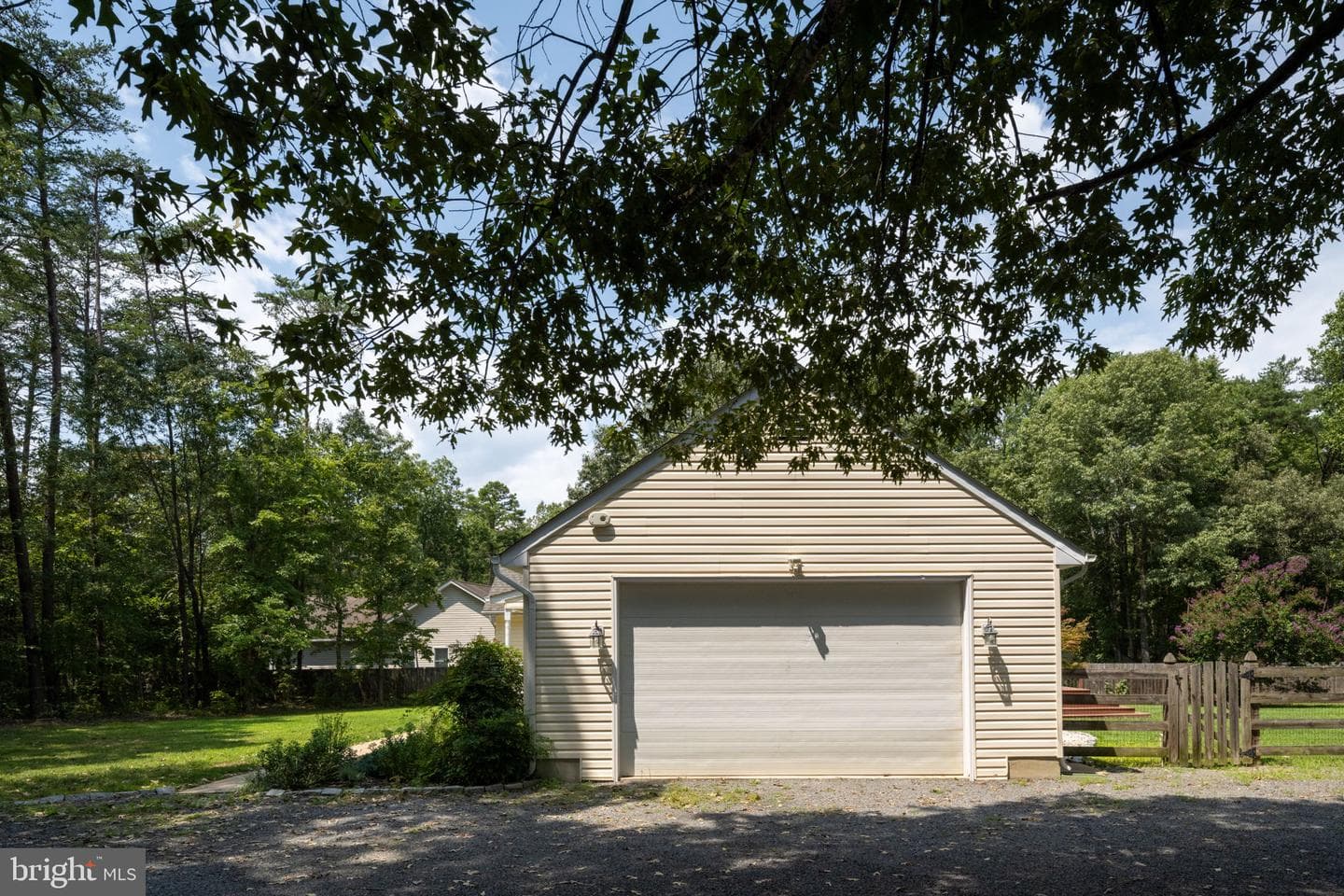 2505 Lakeside Woods Drive photo 6