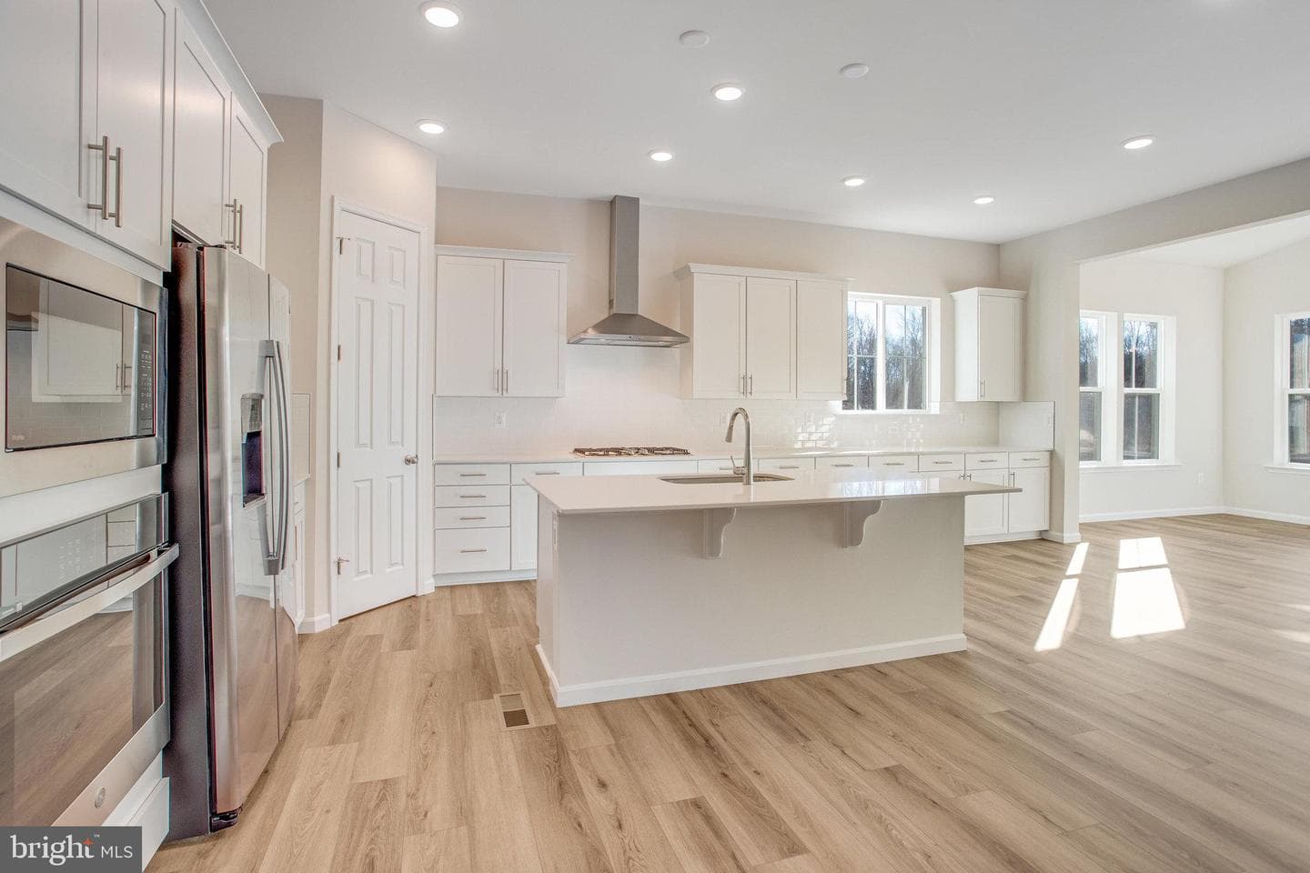 8535 Fleetwood Drive photo 24