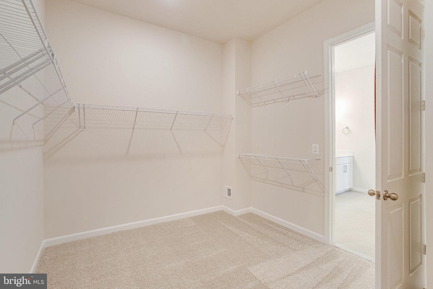 8535 Fleetwood Drive photo 35