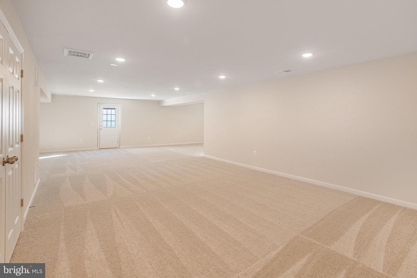 8535 Fleetwood Drive photo 37