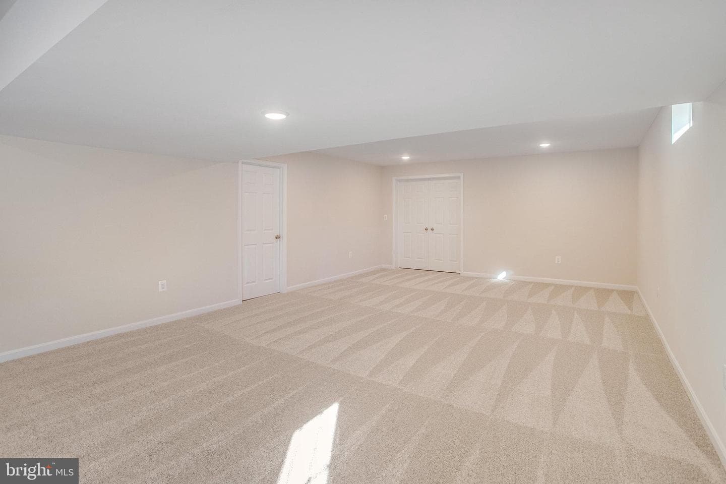 8535 Fleetwood Drive photo 41