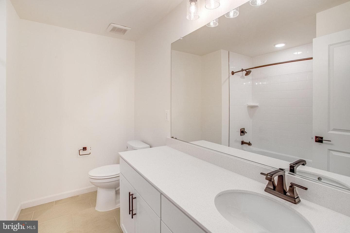 8515 Fleetwood Drive photo 38