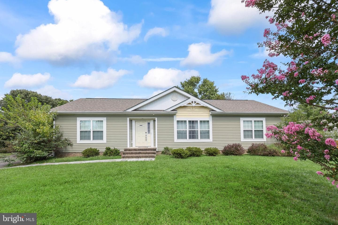 1211 Dewberry Drive photo 1