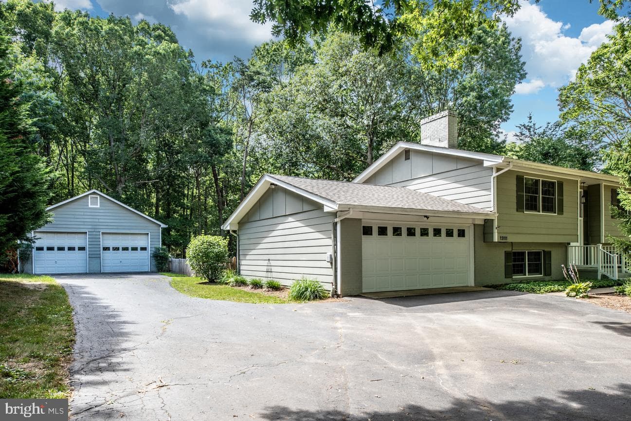 13111 Chapel Hills Drive photo 2