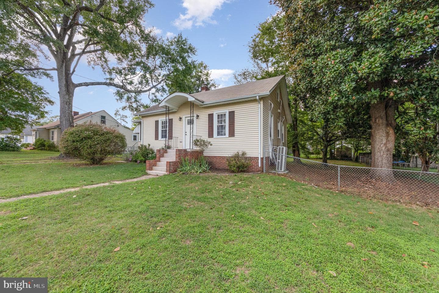 206 Mansfield Street photo 3