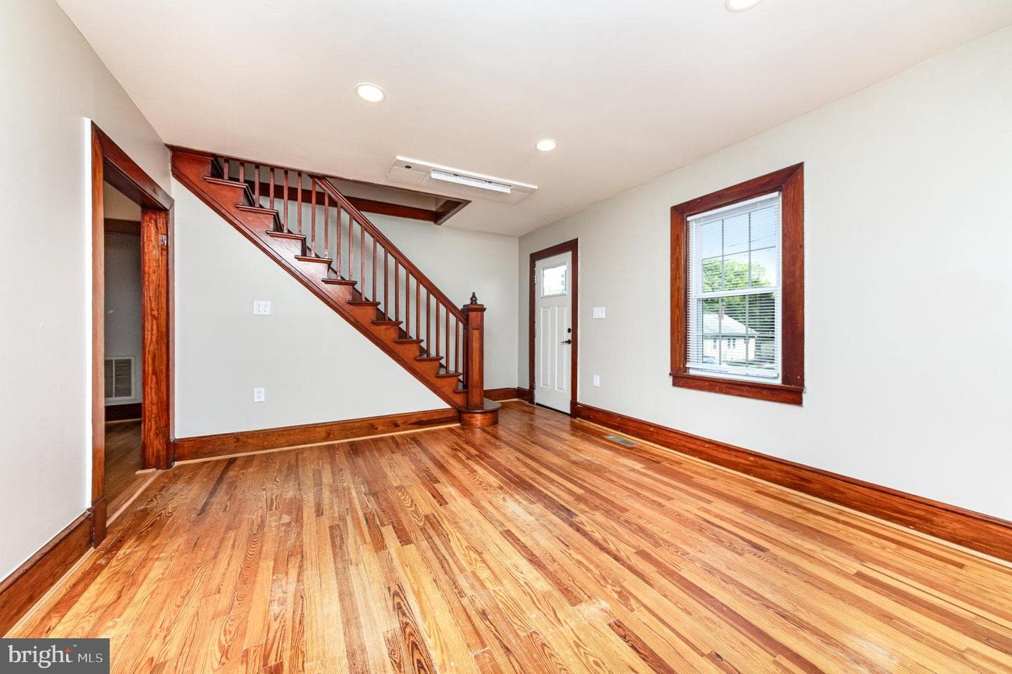 206 Mansfield Street photo 5