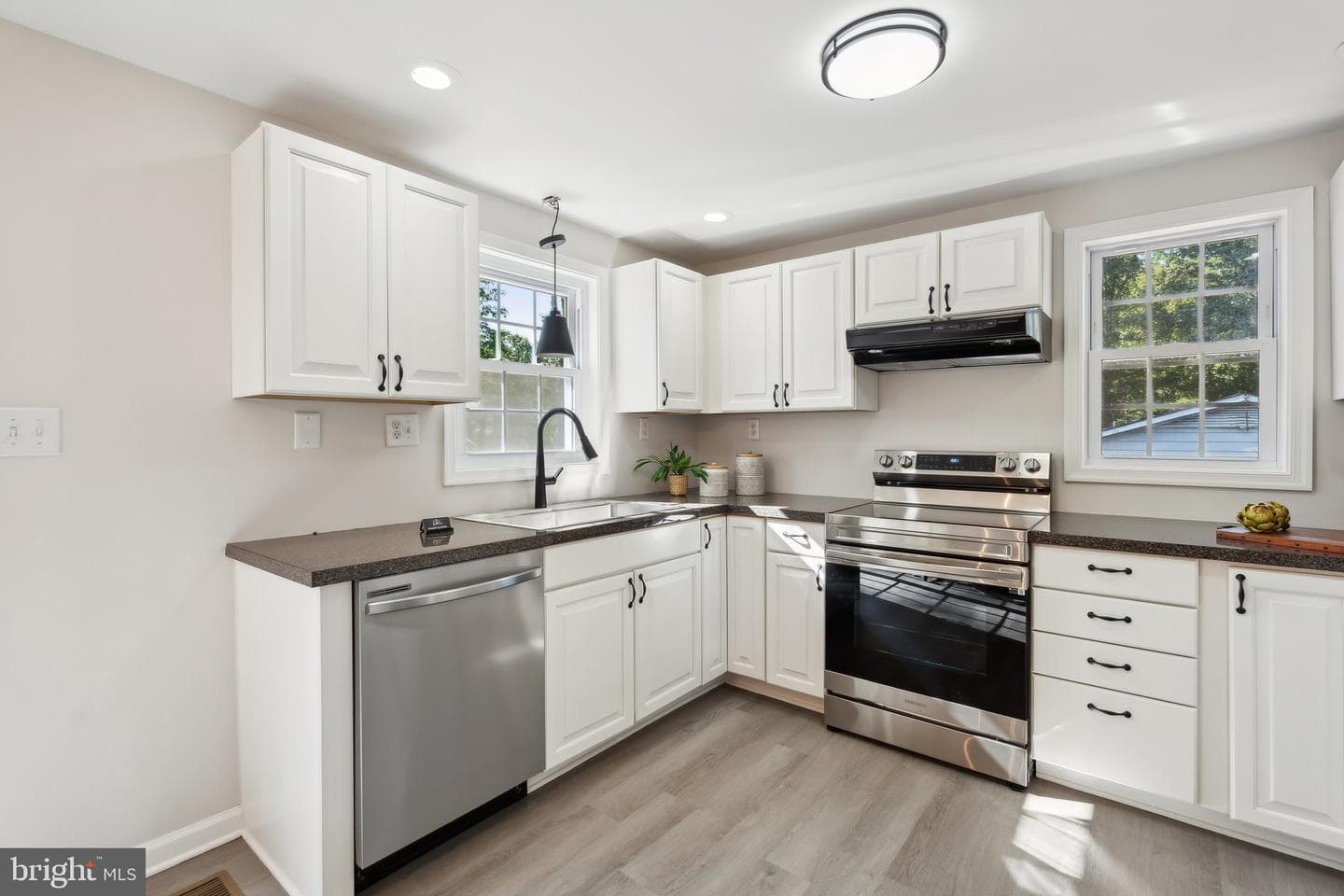 10902 Deer Drive photo 14