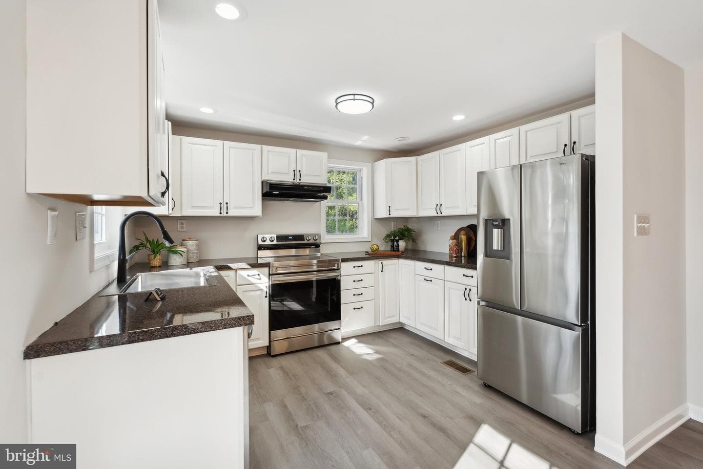 10902 Deer Drive photo 3