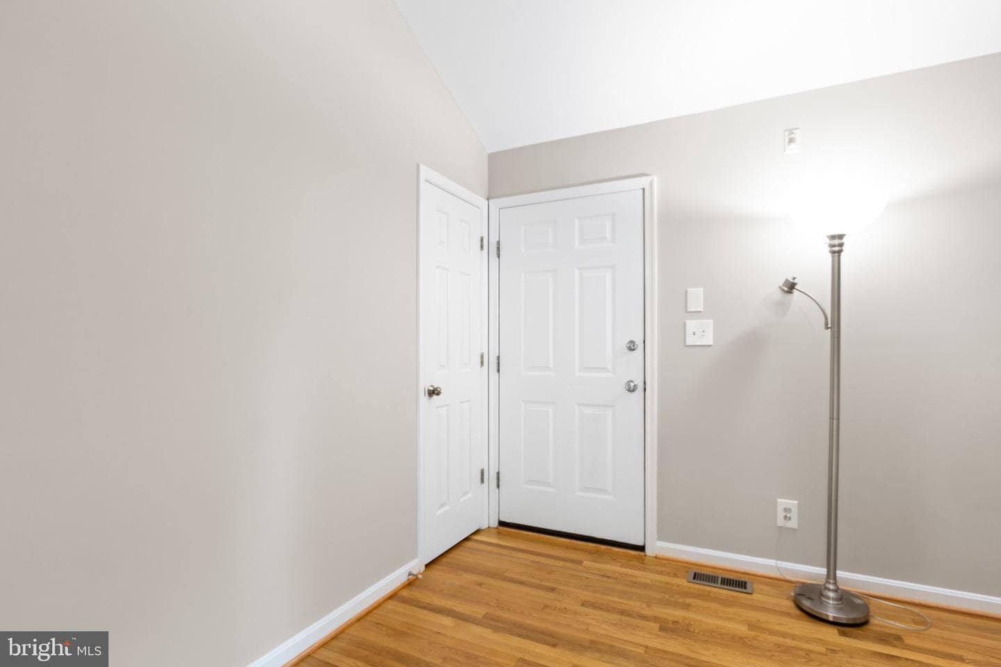 11907 Buttercup Lane photo 4