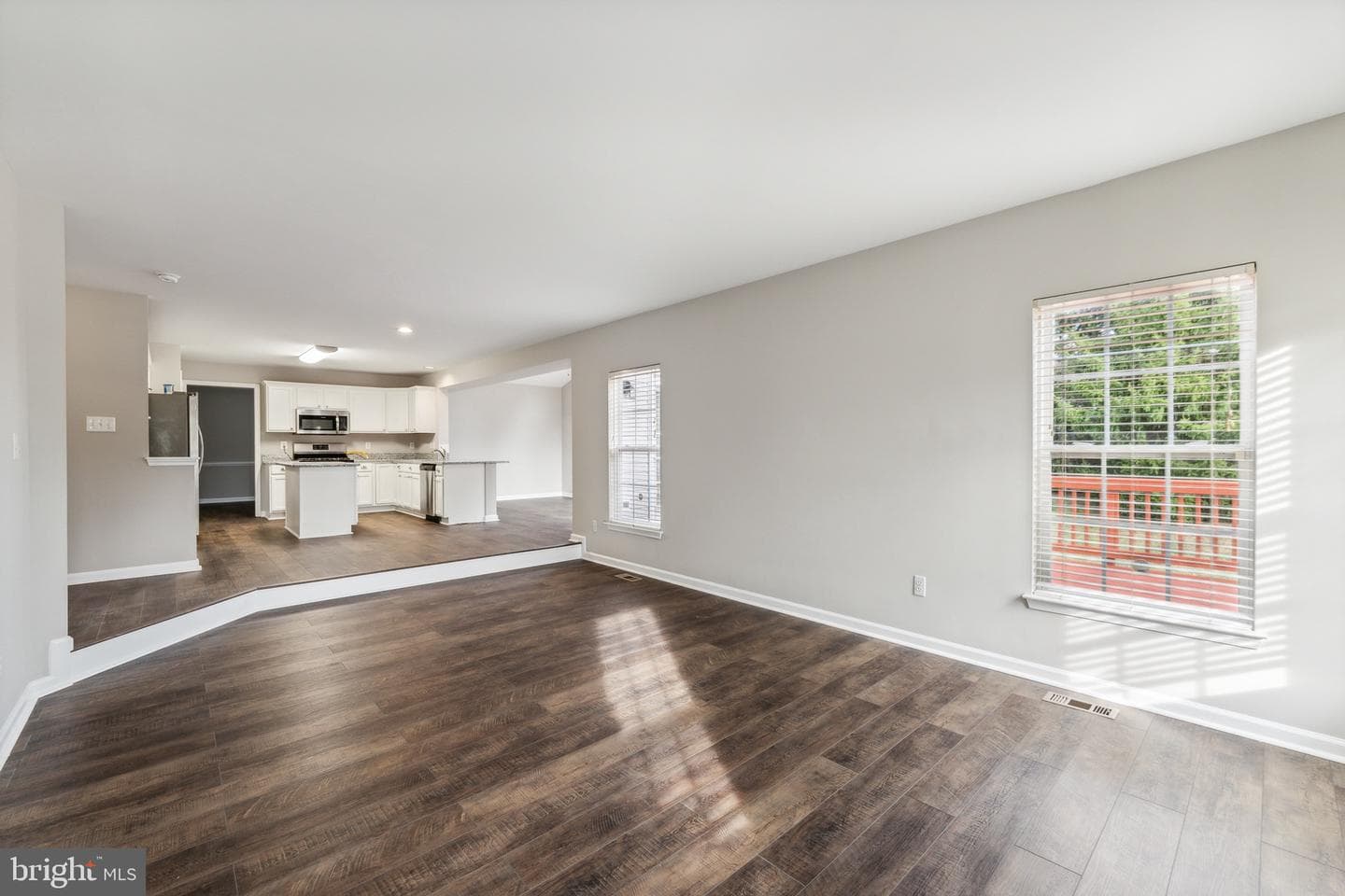 6913 S Dewey Court photo 11