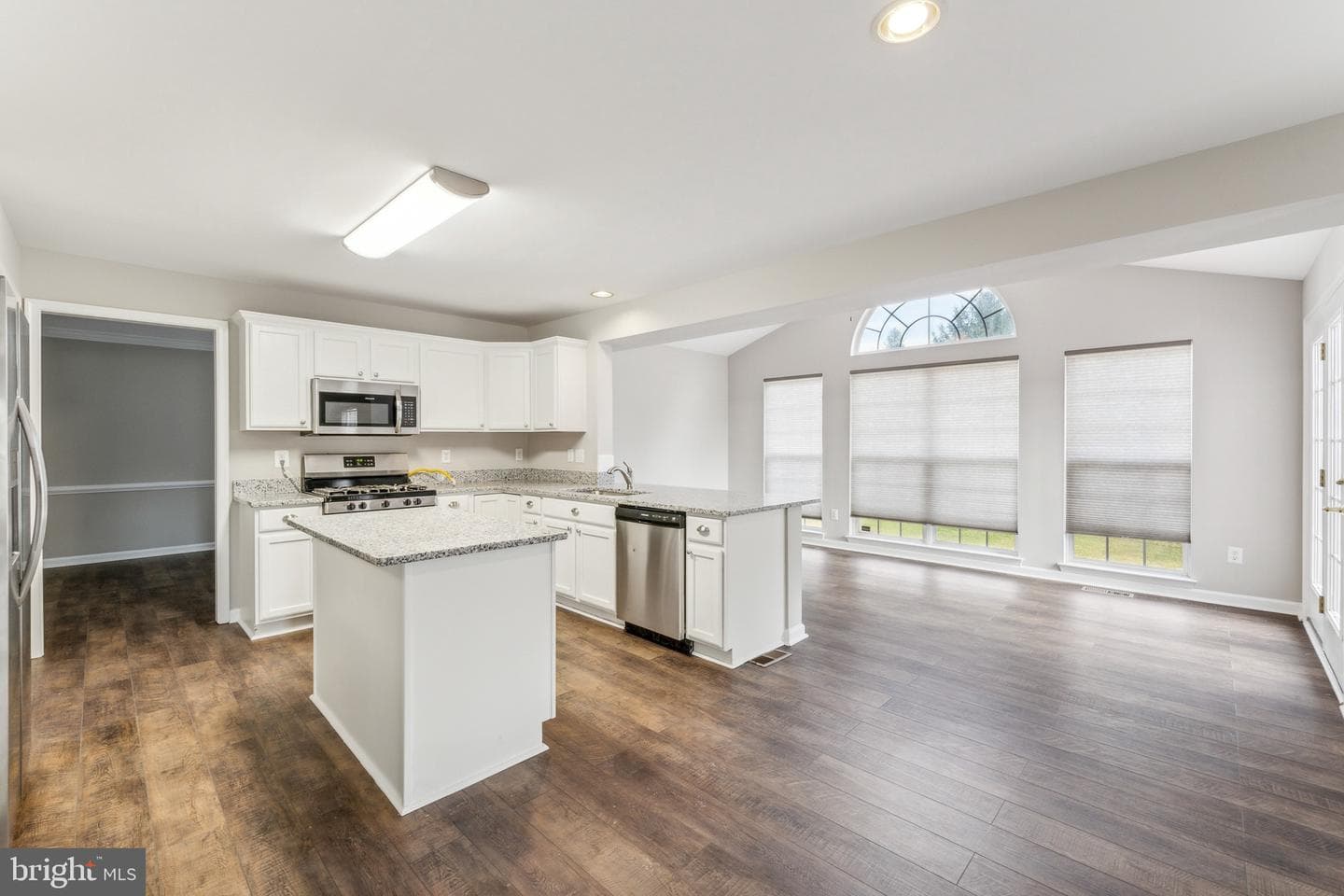 6913 S Dewey Court photo 12