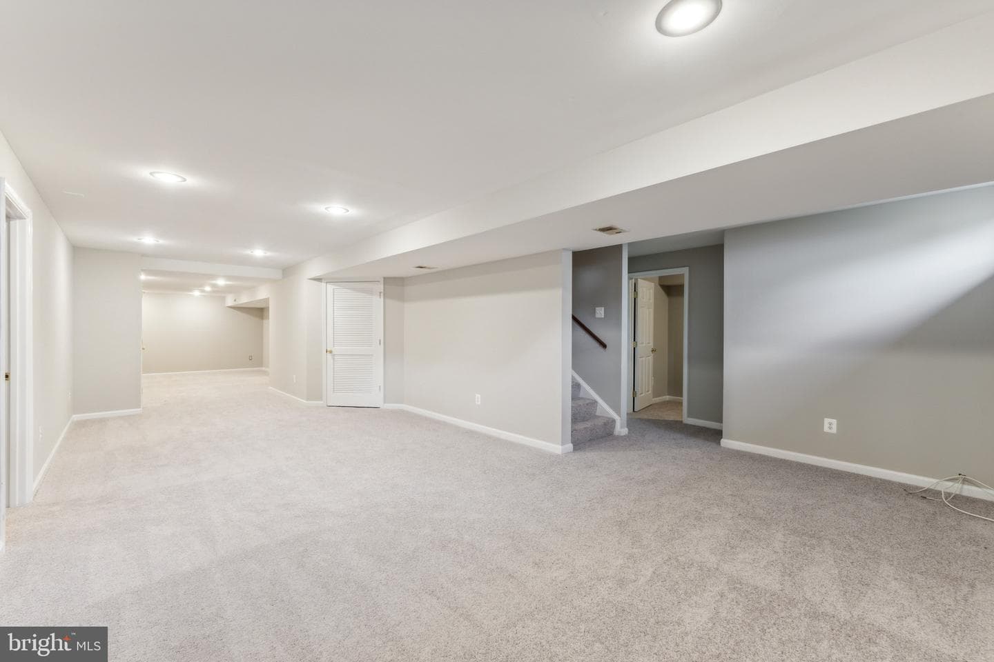 6913 S Dewey Court photo 35