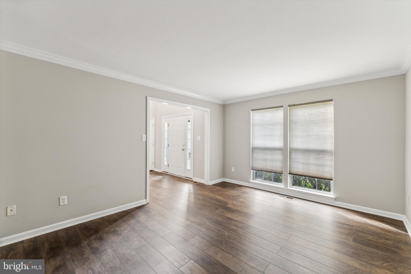 6913 S Dewey Court photo 4