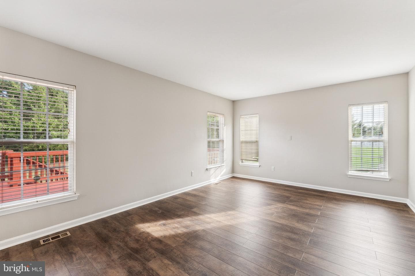 6913 S Dewey Court photo 9
