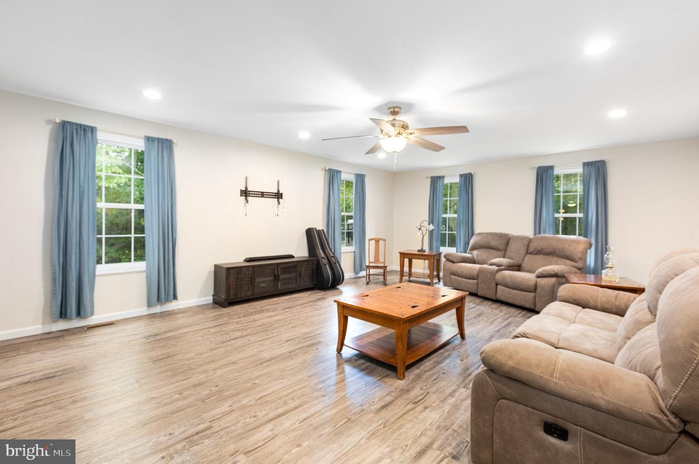8109 Newton Lane photo 3