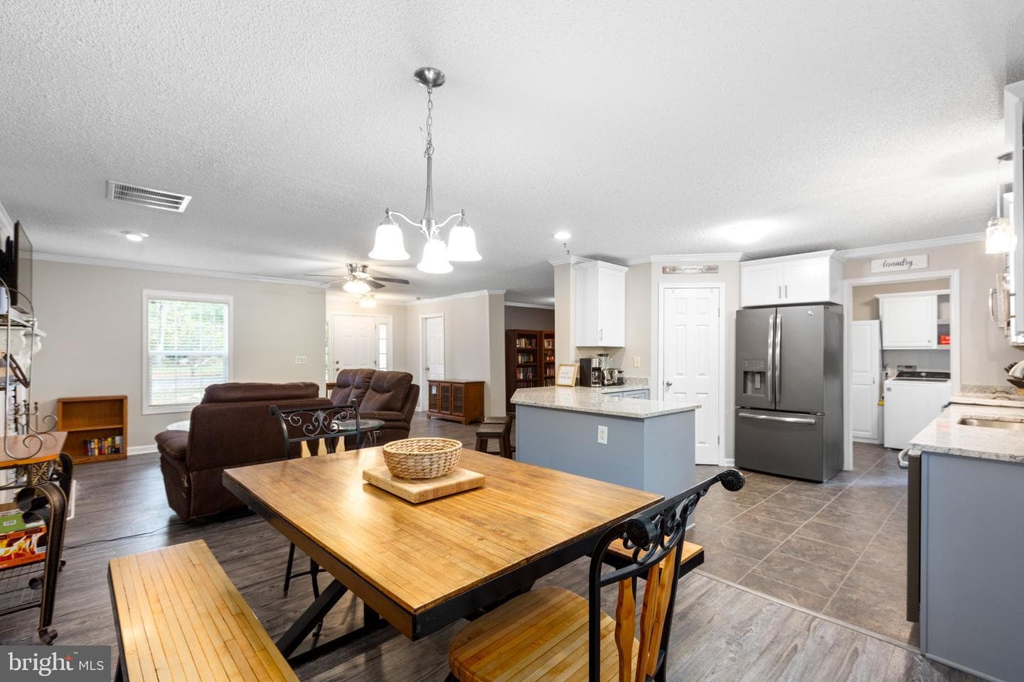 8109 Newton Lane photo 4
