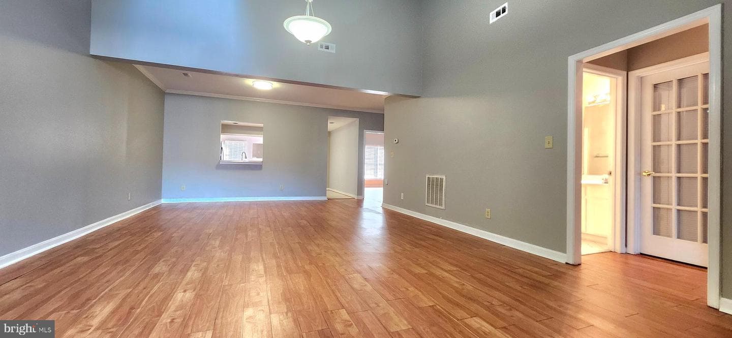 6910 Bluefield Drive photo 2