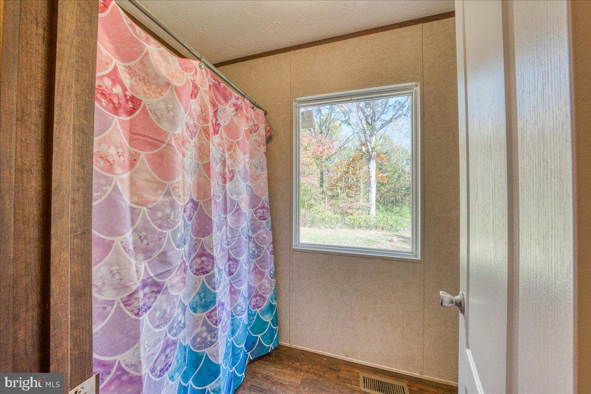 6823 Williams Lane photo 24