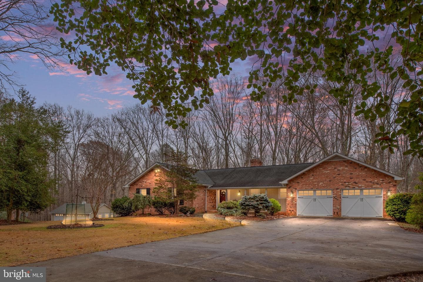 7 River Bluffs Drive photo 1