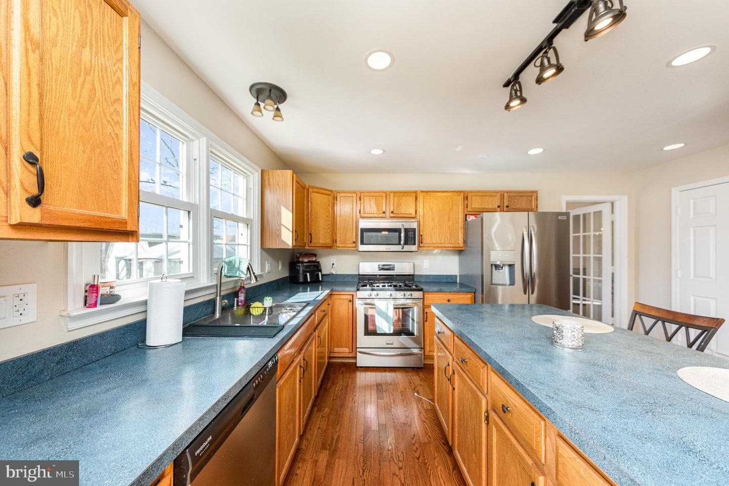 10517 Edinburgh Drive photo 2