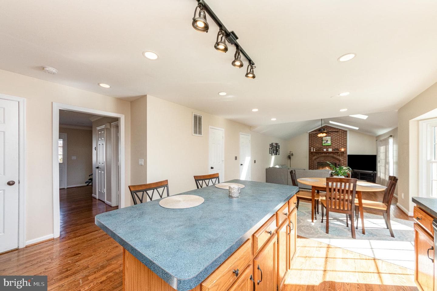 10517 Edinburgh Drive photo 3