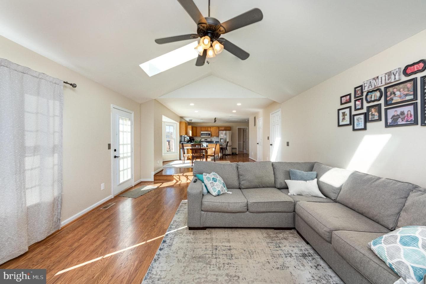 10517 Edinburgh Drive photo 7