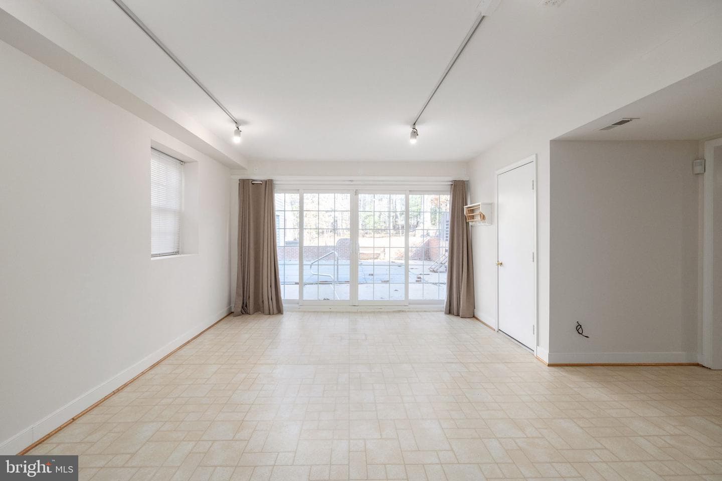 301 Woodfield Drive photo 66