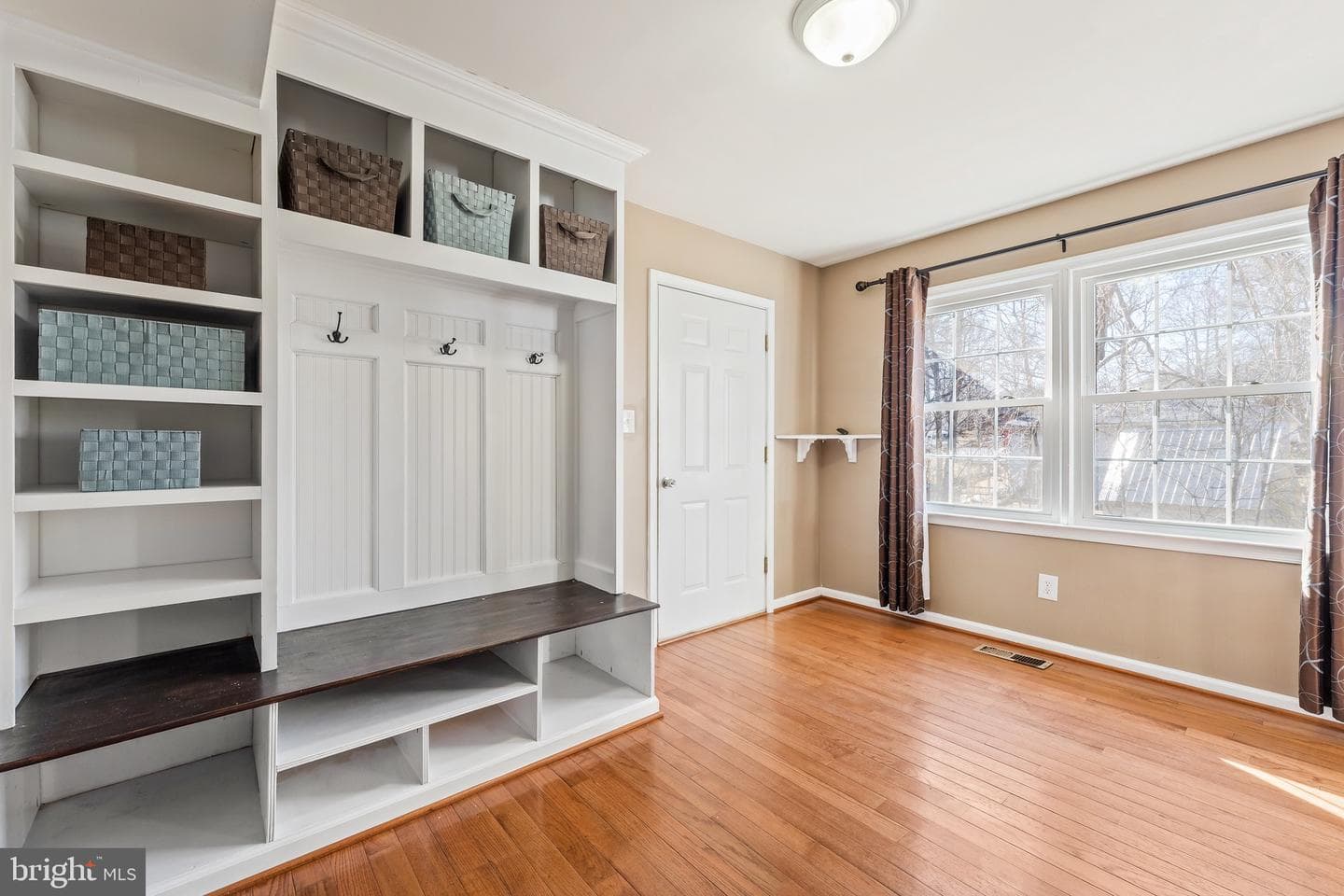 315 Albany Street photo 11