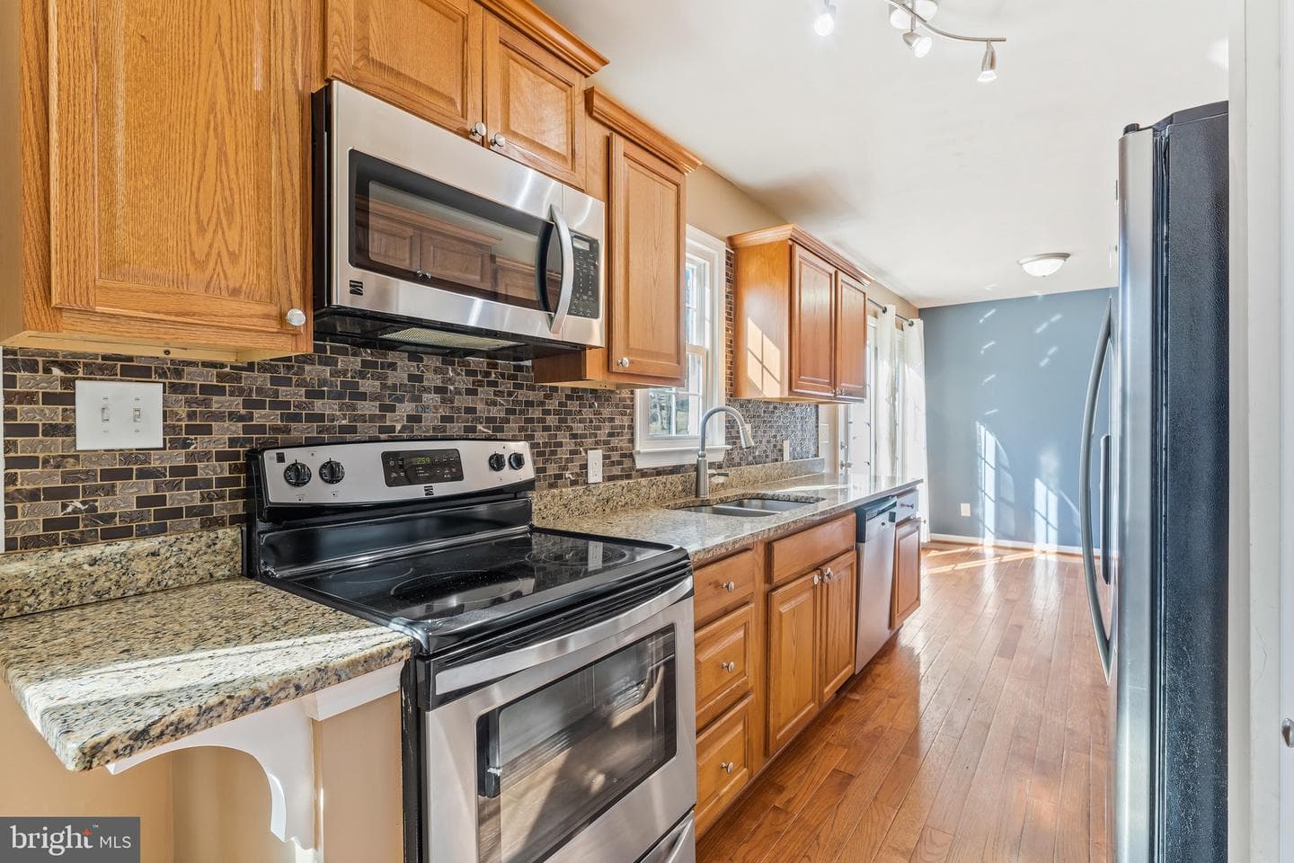 315 Albany Street photo 14