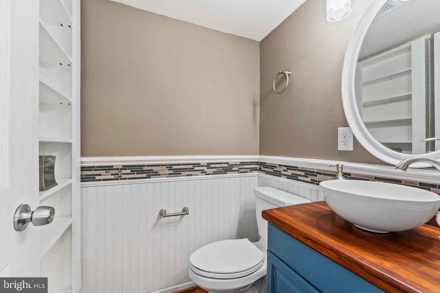 315 Albany Street photo 17