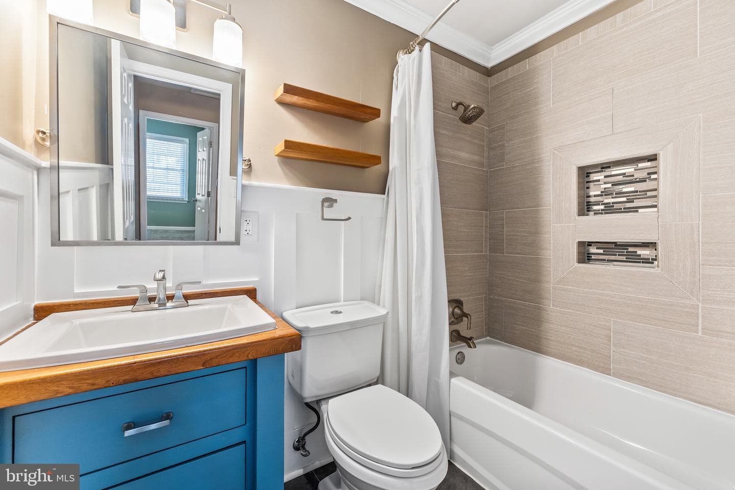 315 Albany Street photo 20