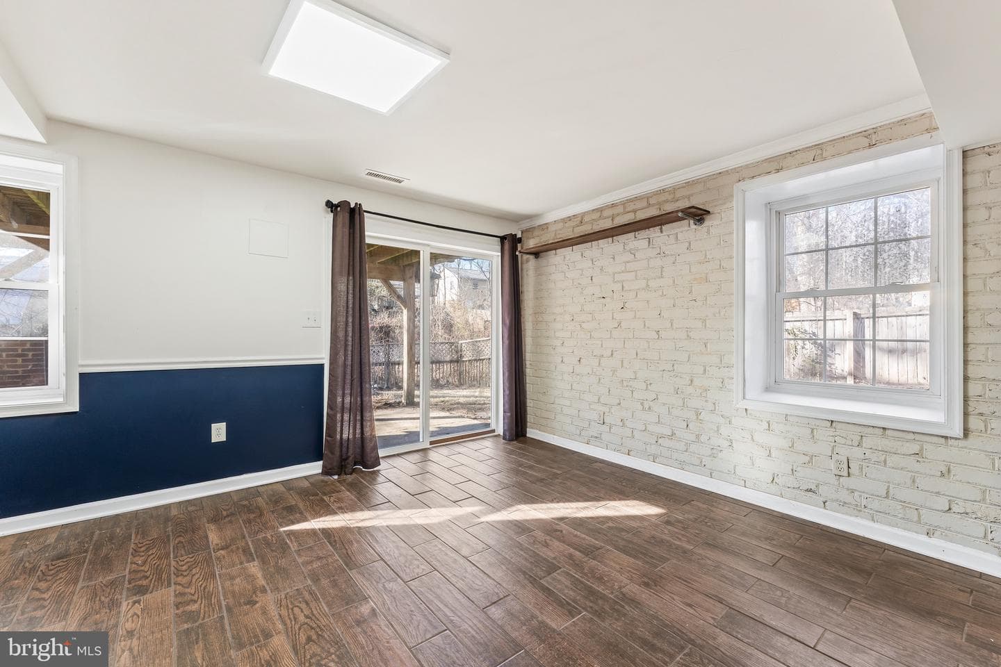 315 Albany Street photo 30