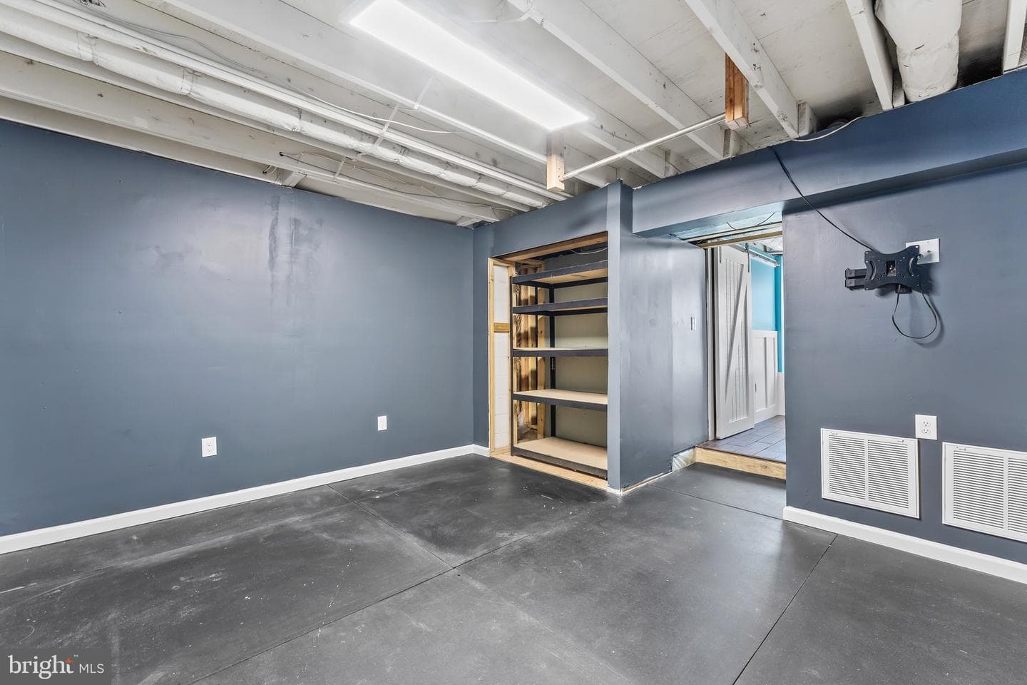 315 Albany Street photo 33