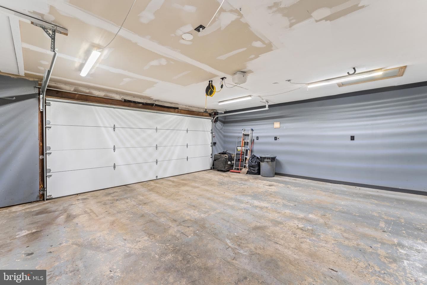 315 Albany Street photo 36
