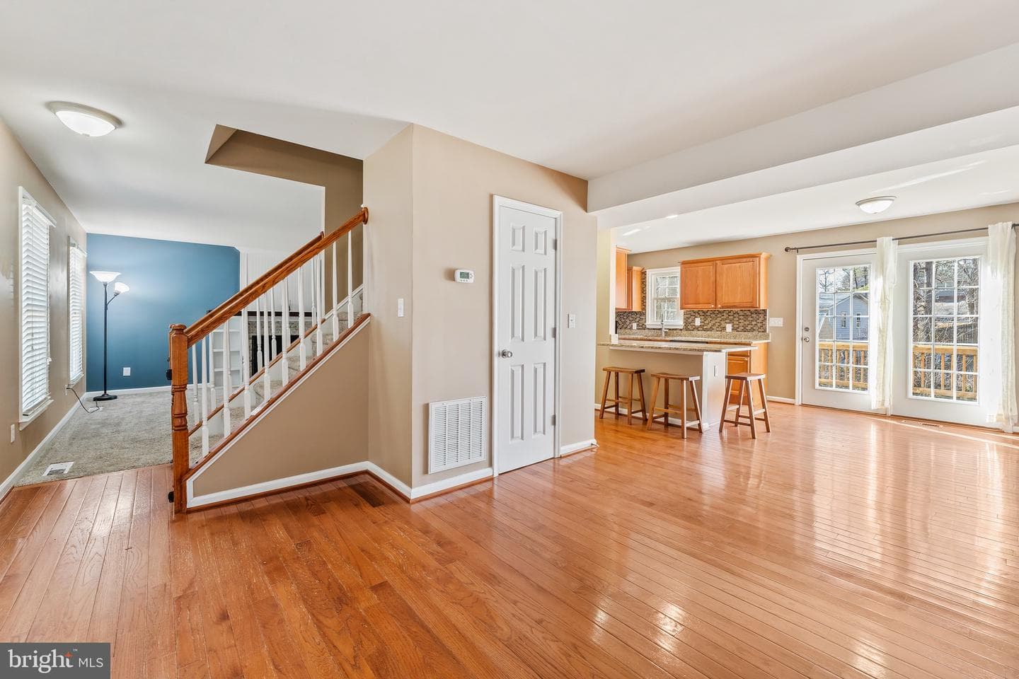 315 Albany Street photo 9